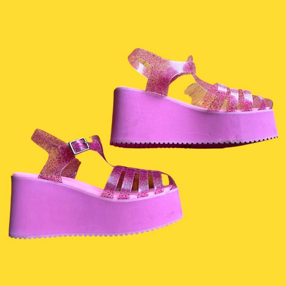 Delias Glitter Pink Planform size 8